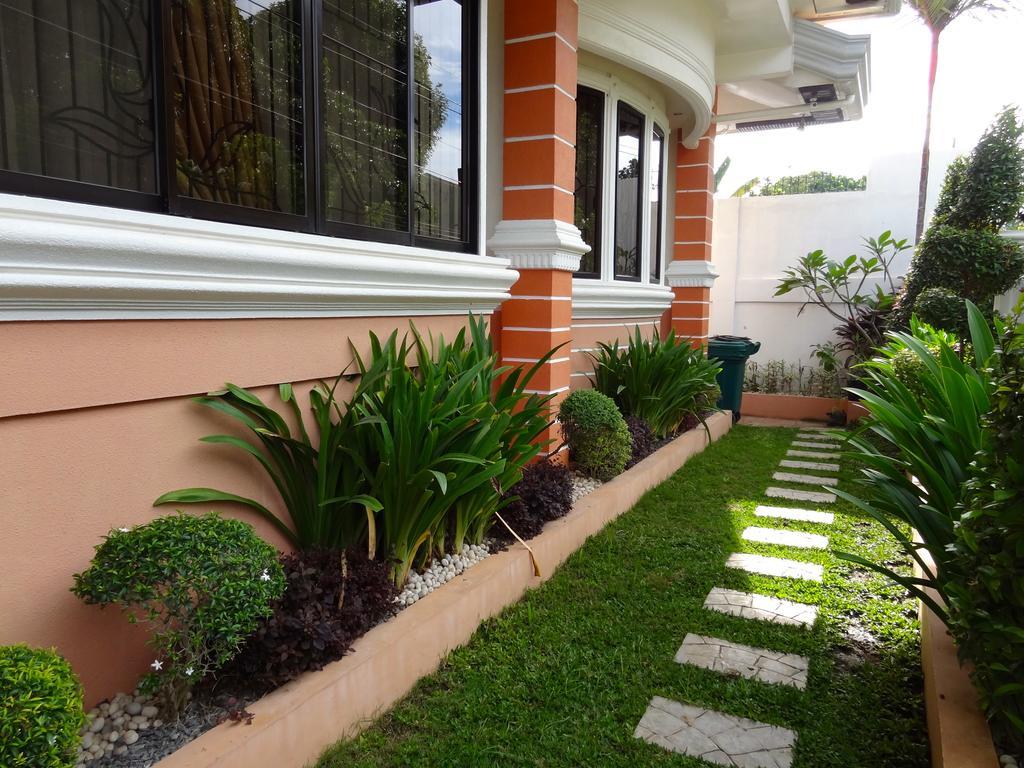 The Executive Villa Inn & Suites Davao Stadt Exterior foto