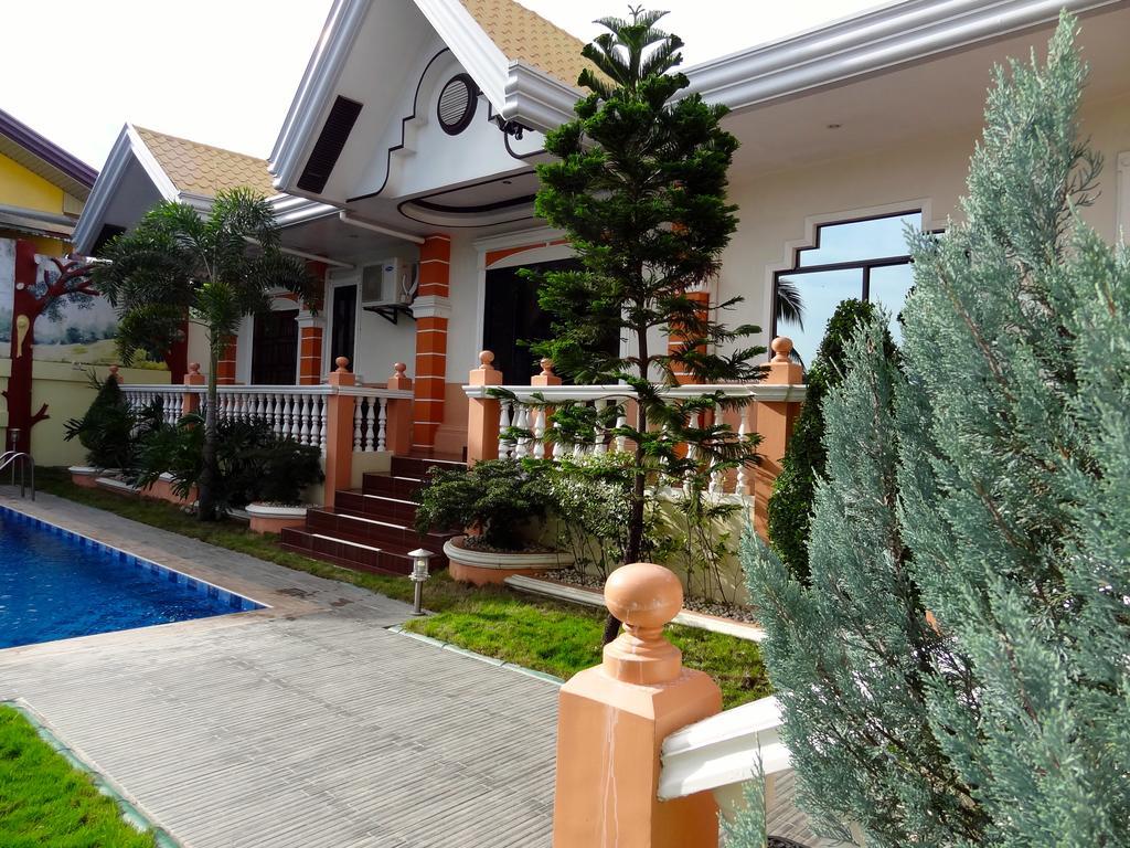 The Executive Villa Inn & Suites Davao Stadt Exterior foto