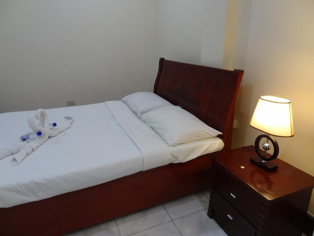 The Executive Villa Inn & Suites Davao Stadt Exterior foto