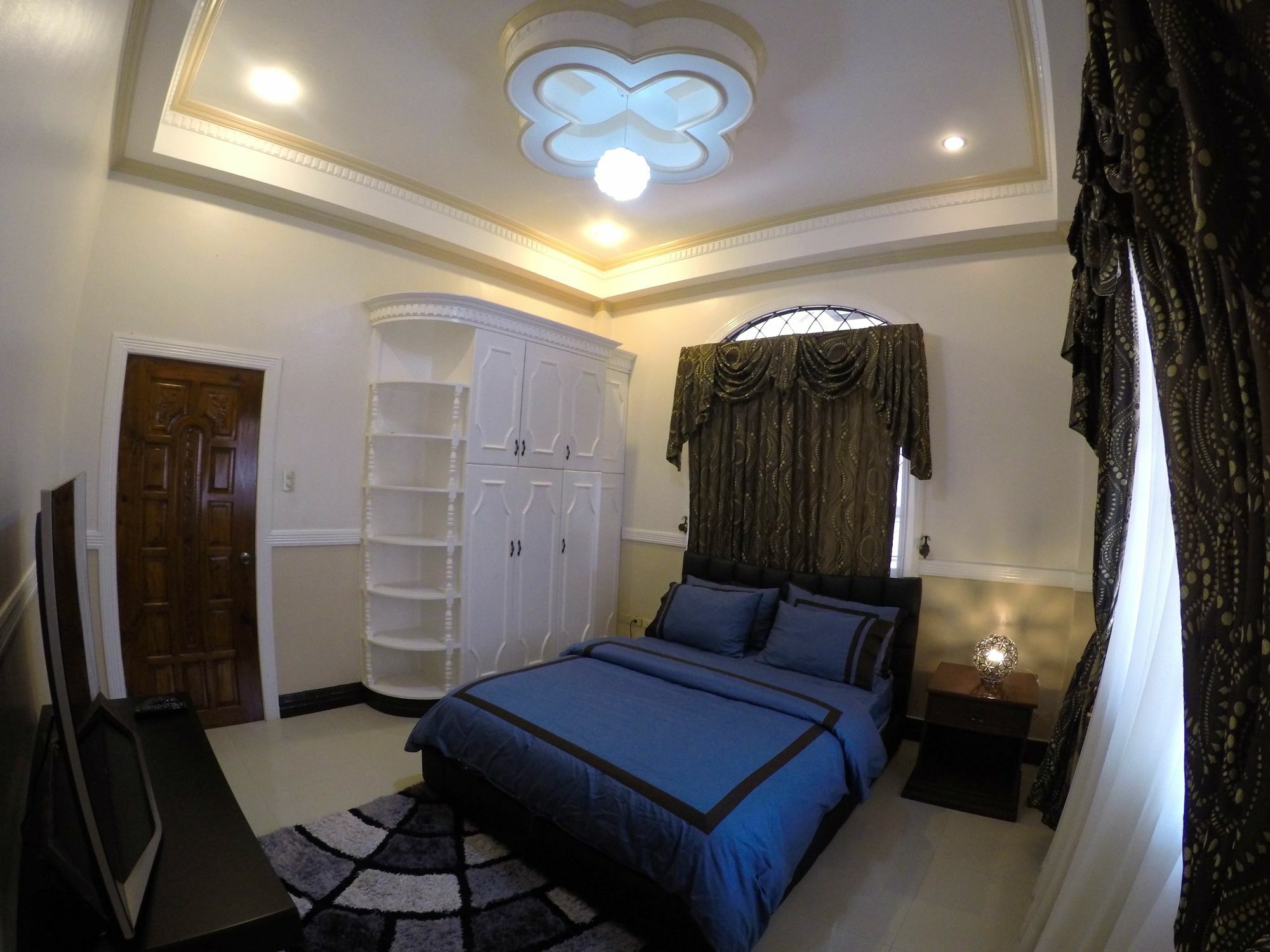 The Executive Villa Inn & Suites Davao Stadt Exterior foto