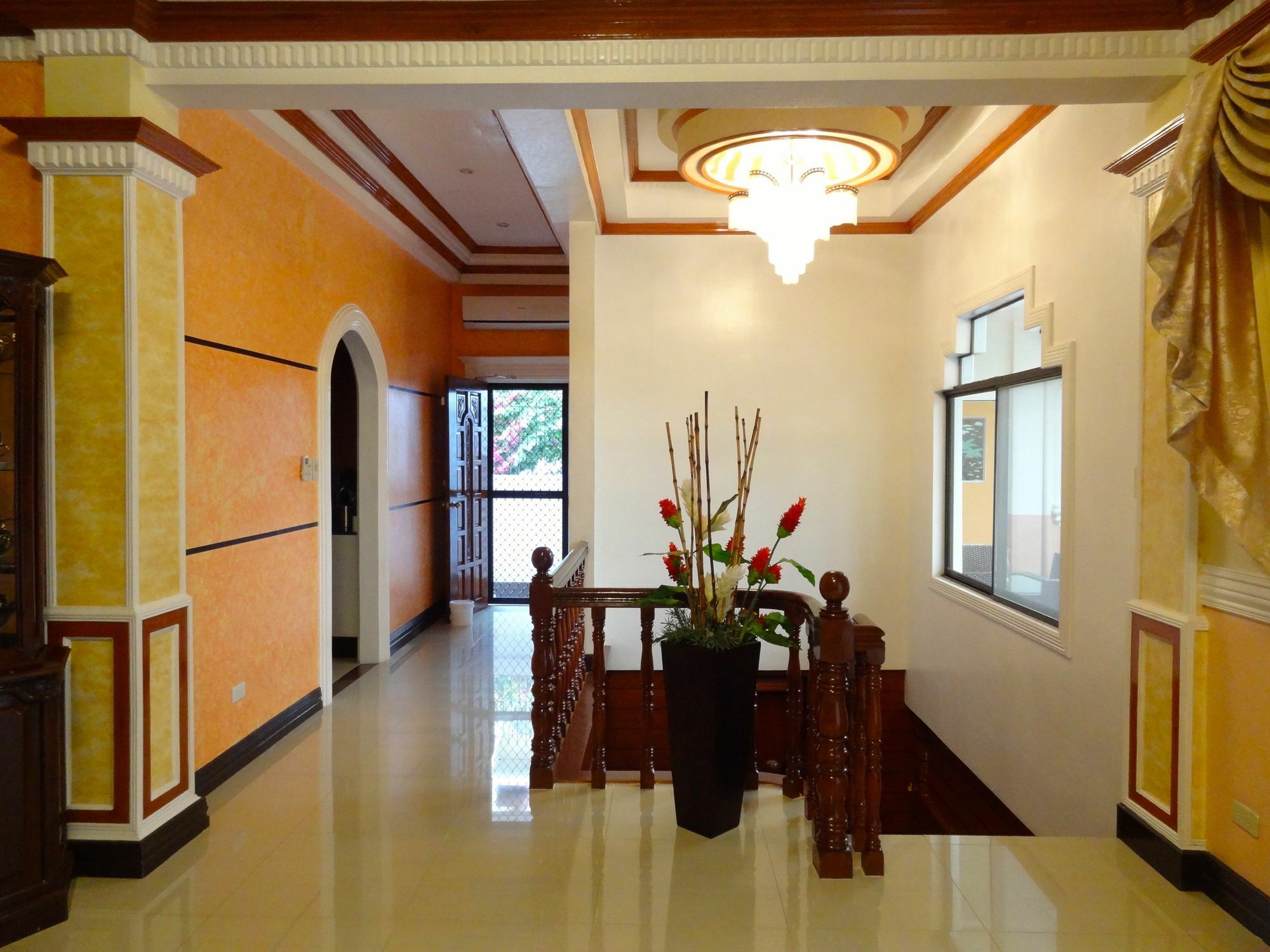 The Executive Villa Inn & Suites Davao Stadt Exterior foto
